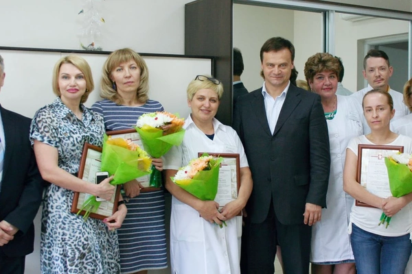 Награждение сотрудников клиники ко Дню медицинского работника.