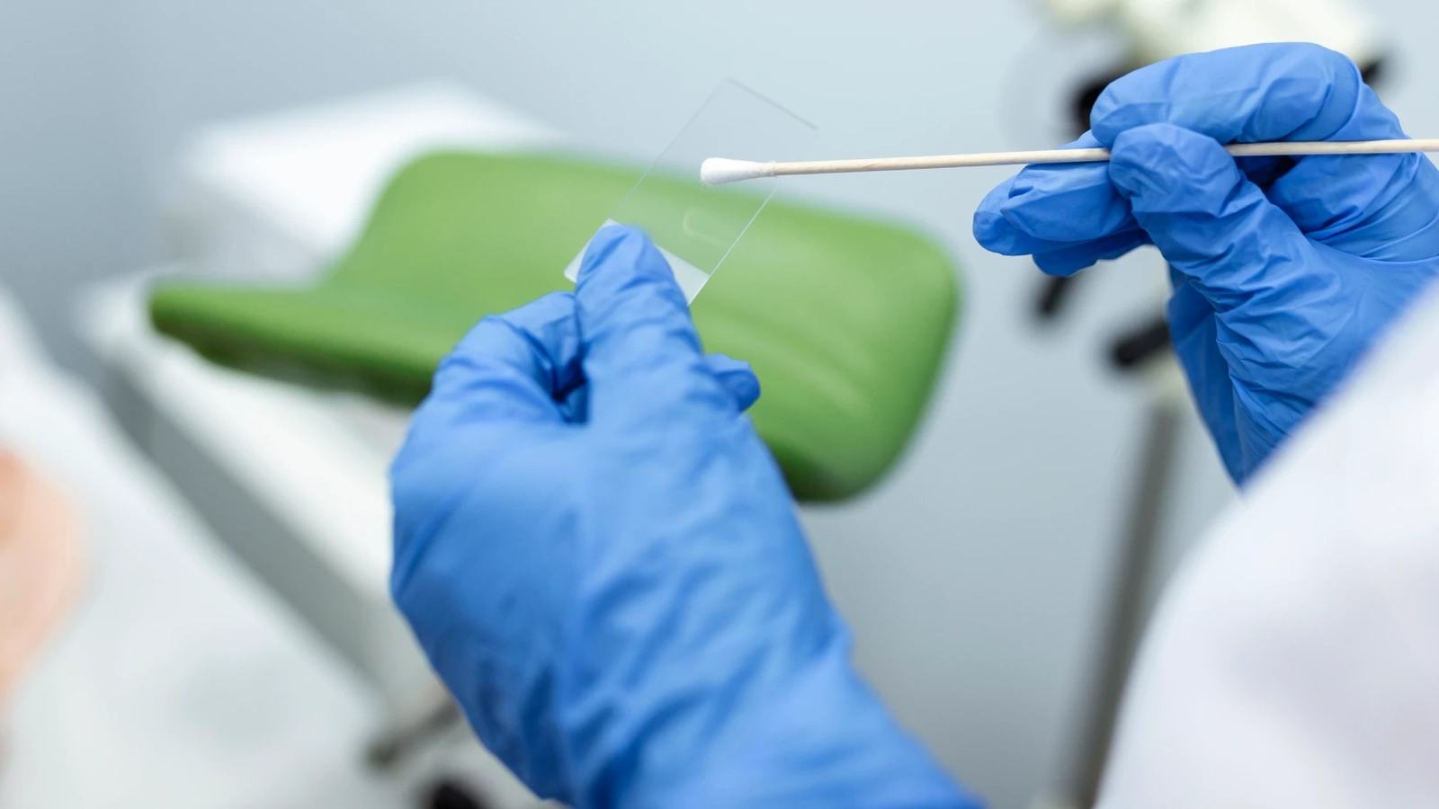 Консультация гинеколога с анализами по специальной цене